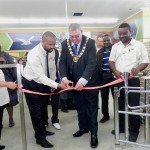 Mayor cut ribbon